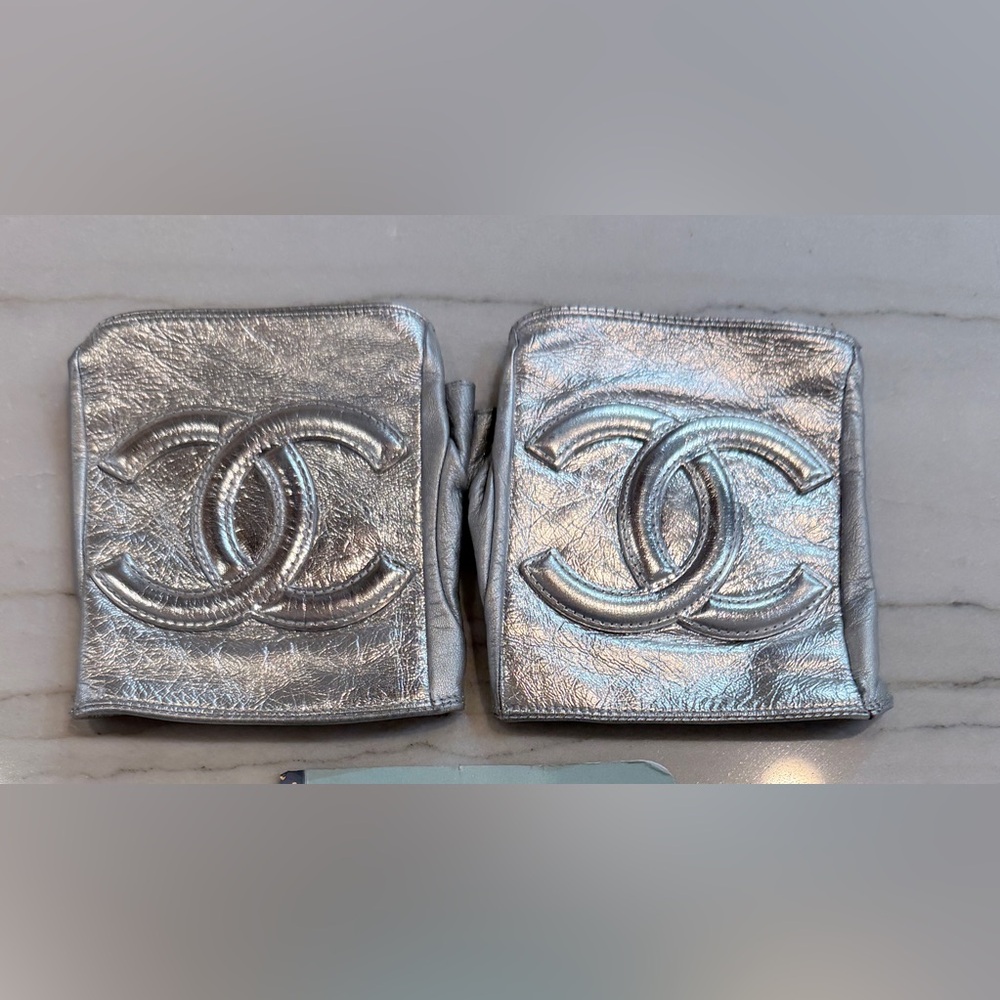 CHANEL Metallic Silver Gloves